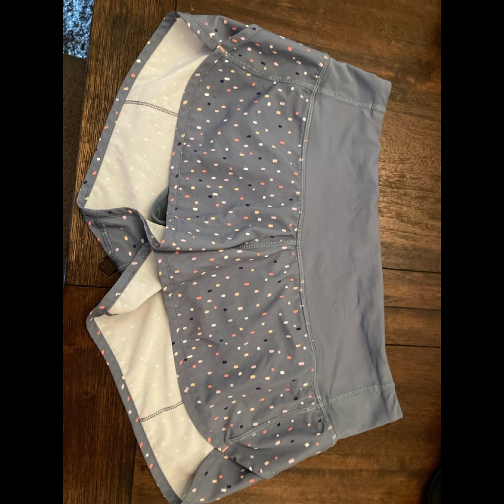 Lululemon size 6 medium rise speed short with 2.5 inch inseam